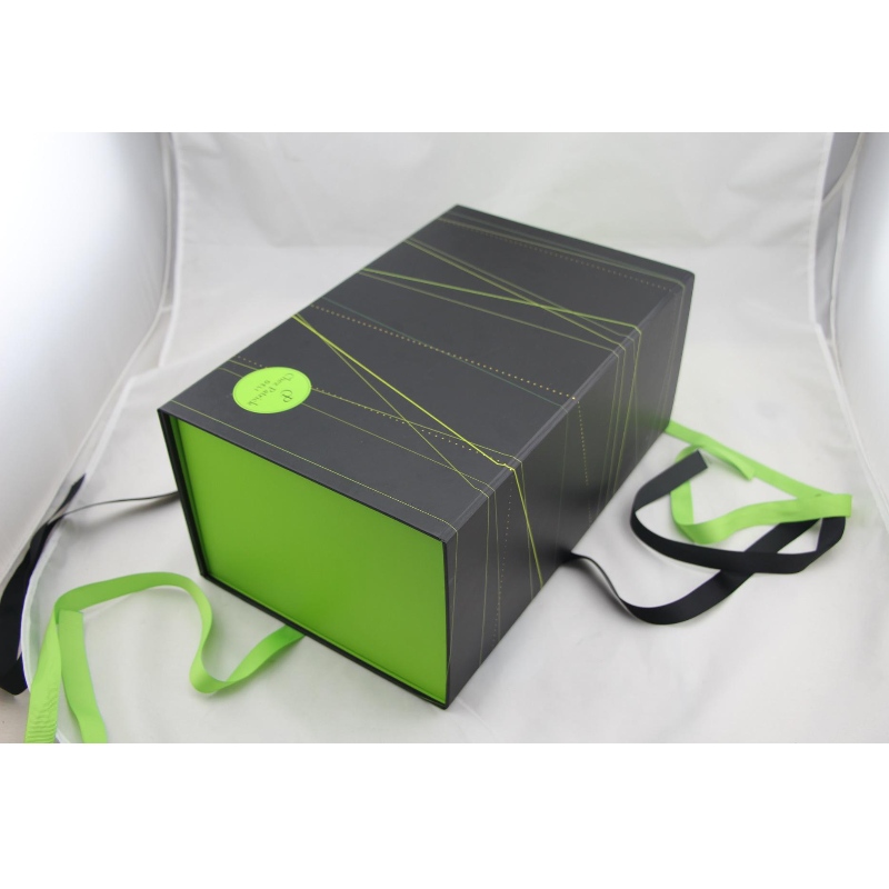 magnet foldable paper gift packaging box with ribbon